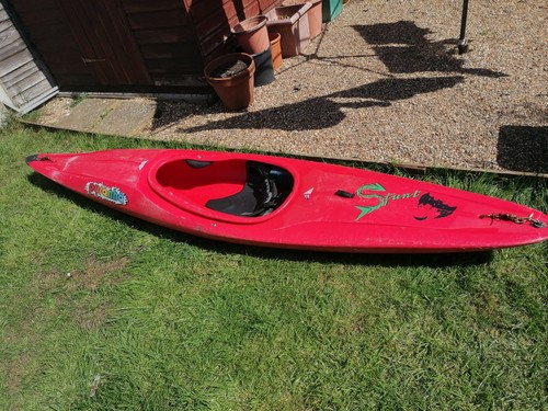 Pyranha stunt bat kayak and - pyranha,